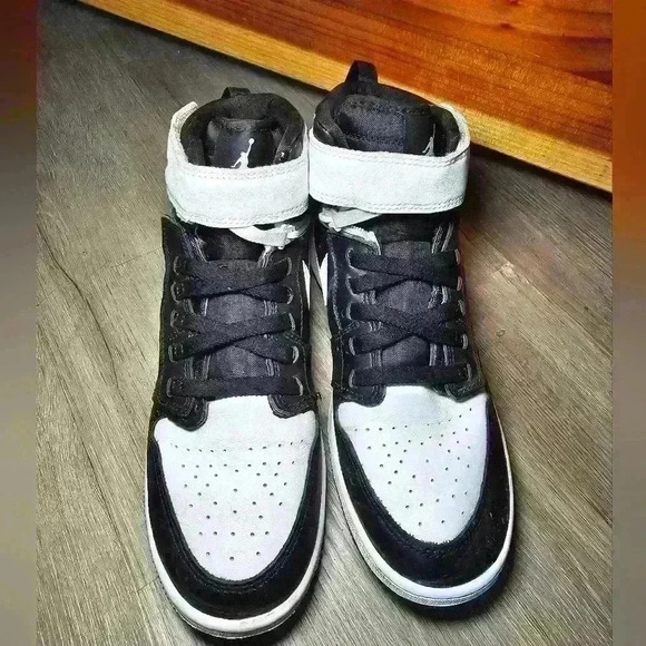 Nike Air Jordan 1 Hi Flyease (GS) sz 7 youth - Picture 2 of 8